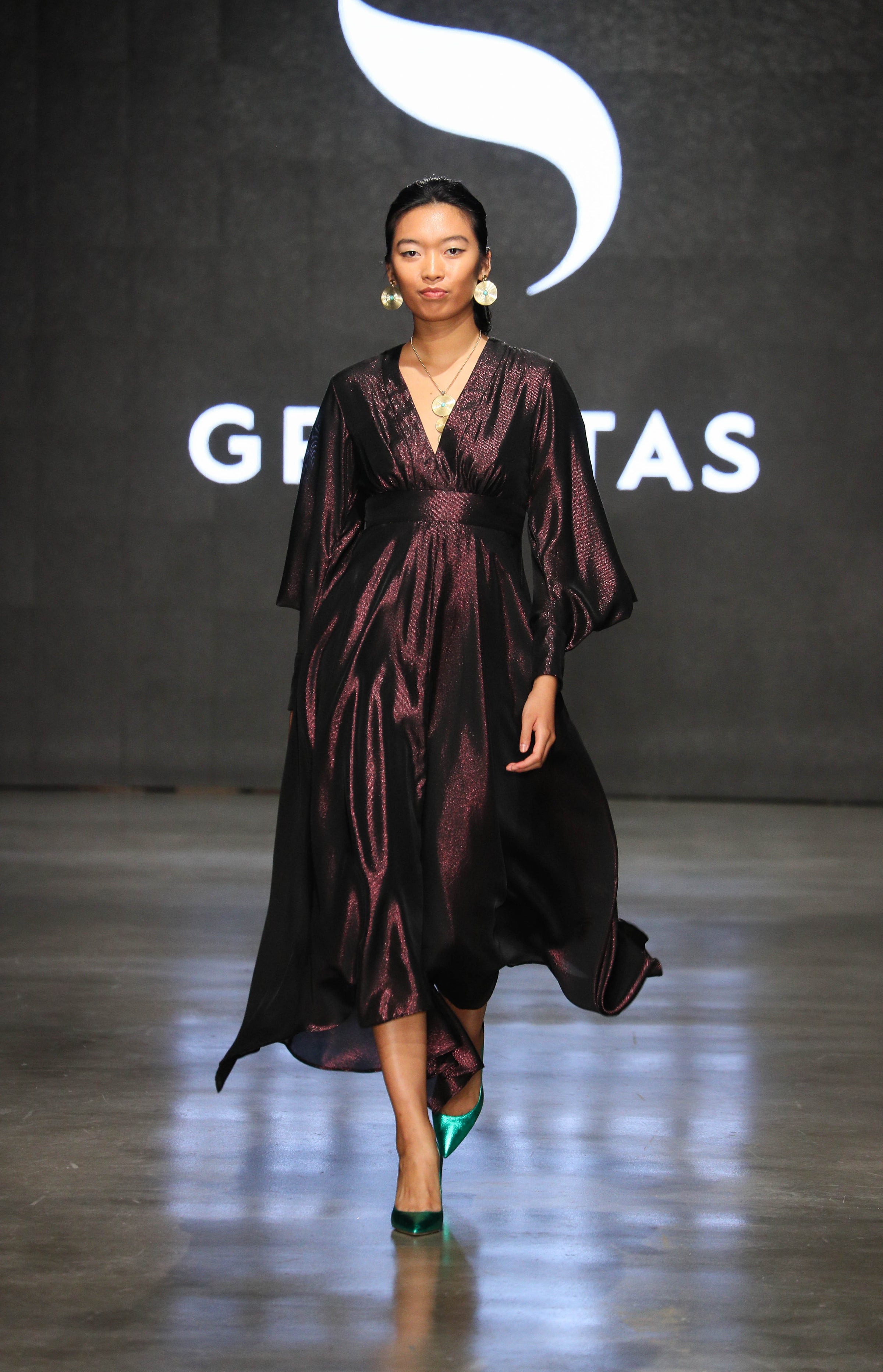 RUNWAY 2019 COLLECTION