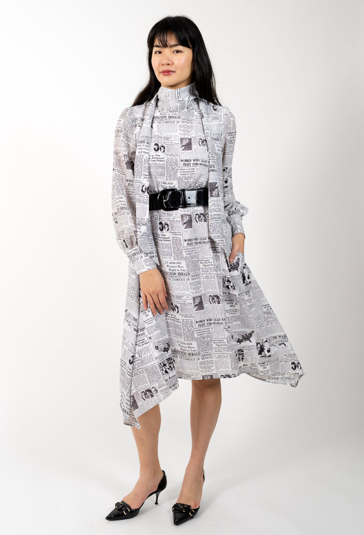 EVELYN: SUFFRAGIST NEWSPRINT DRESS American Suffragists / Inspiration (XL / 16-18)